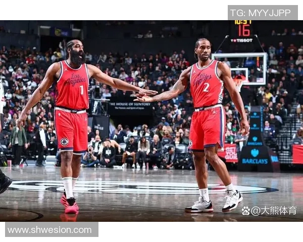 快船队稳居西部前八，球队士气高涨